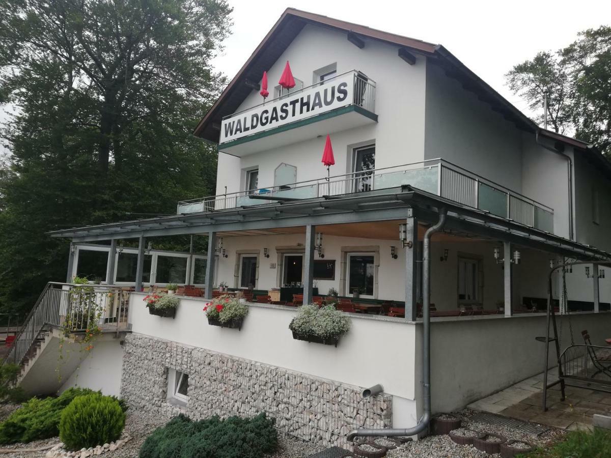 Waldgasthaus Hochburg-Ach Zewnętrze zdjęcie